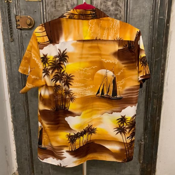 Medium Vintage 60s Rai Nani Hawaian Shirt with sailboat and palm trees collared - Picture 3 of 5
